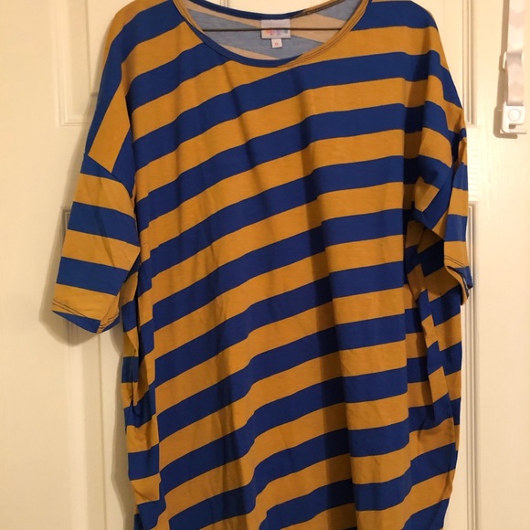 LuLaRoe Tops - LuLaRoe Irma top